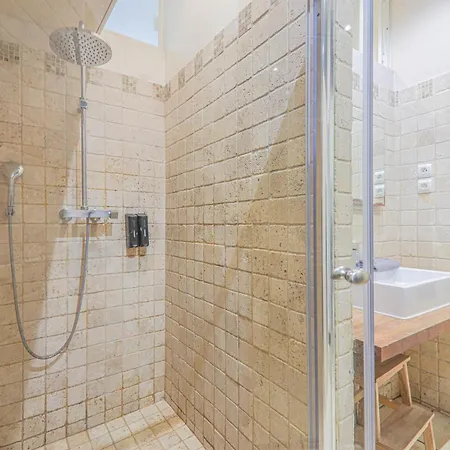 2 Bedroom Centre With Netflix Parigi
