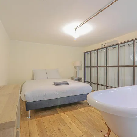 Apartment 2 Bedroom Centre With Netflix Paris